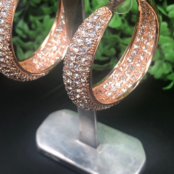 Joan Boyce 🆕2” inside/outside rose gold earrings - Picture 4 of 7